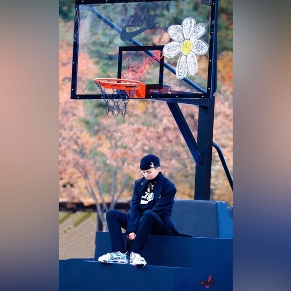 G-Dragon Love Movement Tee - Picture 5 of 5